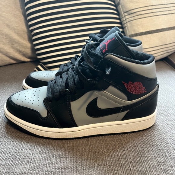 Air Jordan 1 Mid Mens - Picture 3 of 7